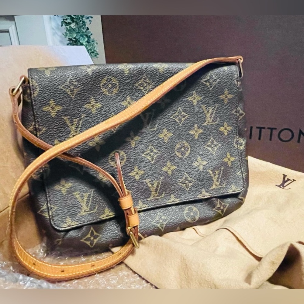 Authentic - Louis Vuitton Musette Tango Shoulder Bag
